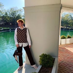 Meet your Posher, Nicholas